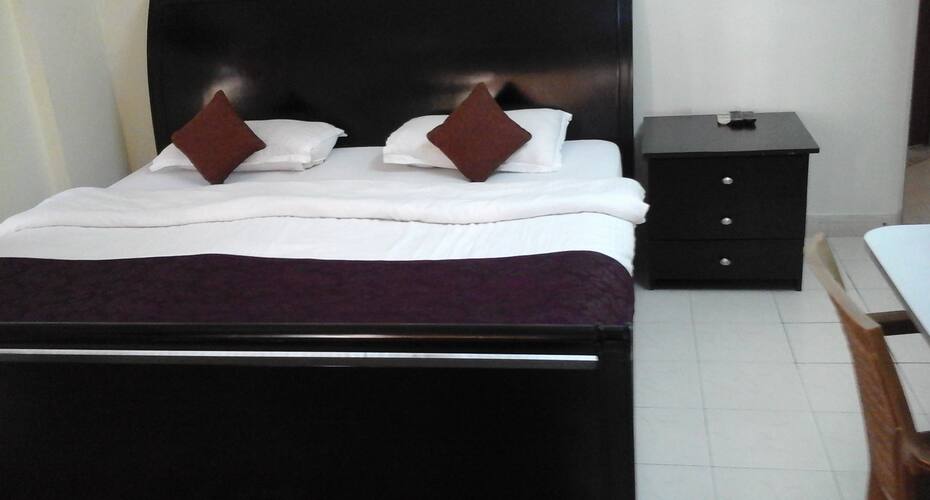 Metro Service Apartment, Mumbai 5